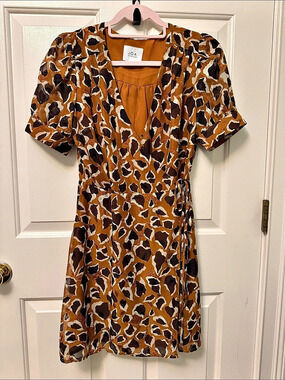 J.O.A Animal Print Mini Dress in Brown & Orange Size Medium Like w